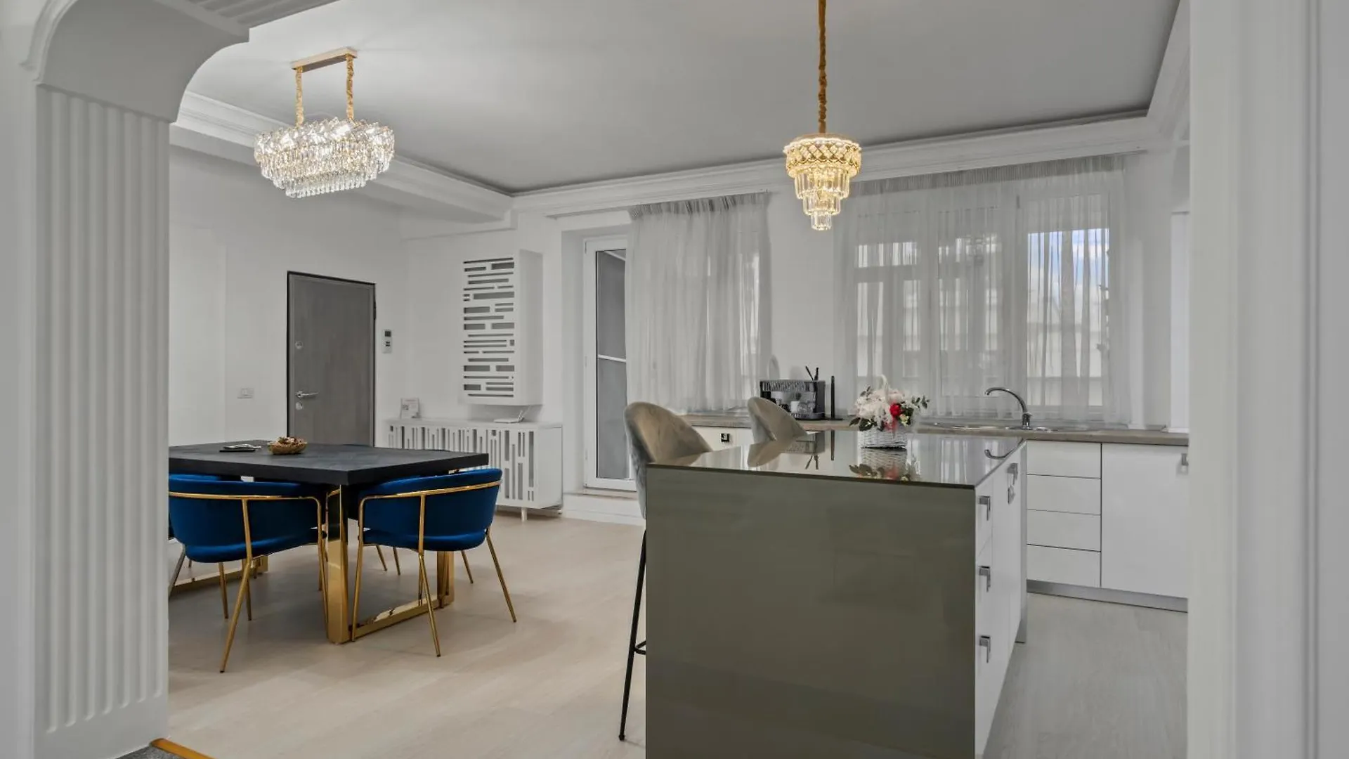 Herastrau Grand Suites - 2 Or 3 Bedroom Apartments Bucharest