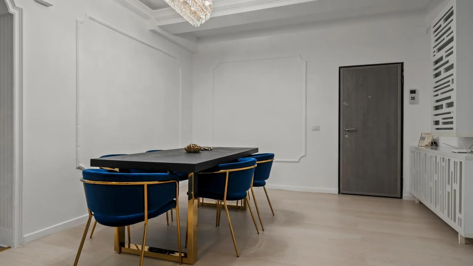 Herastrau Grand Suites - 2 Or 3 Bedroom Apartments Bucharest Romania