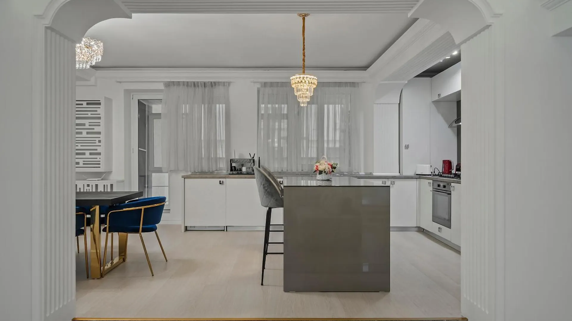 Herastrau Grand Suites - 2 Or 3 Bedroom Apartments Bucharest
