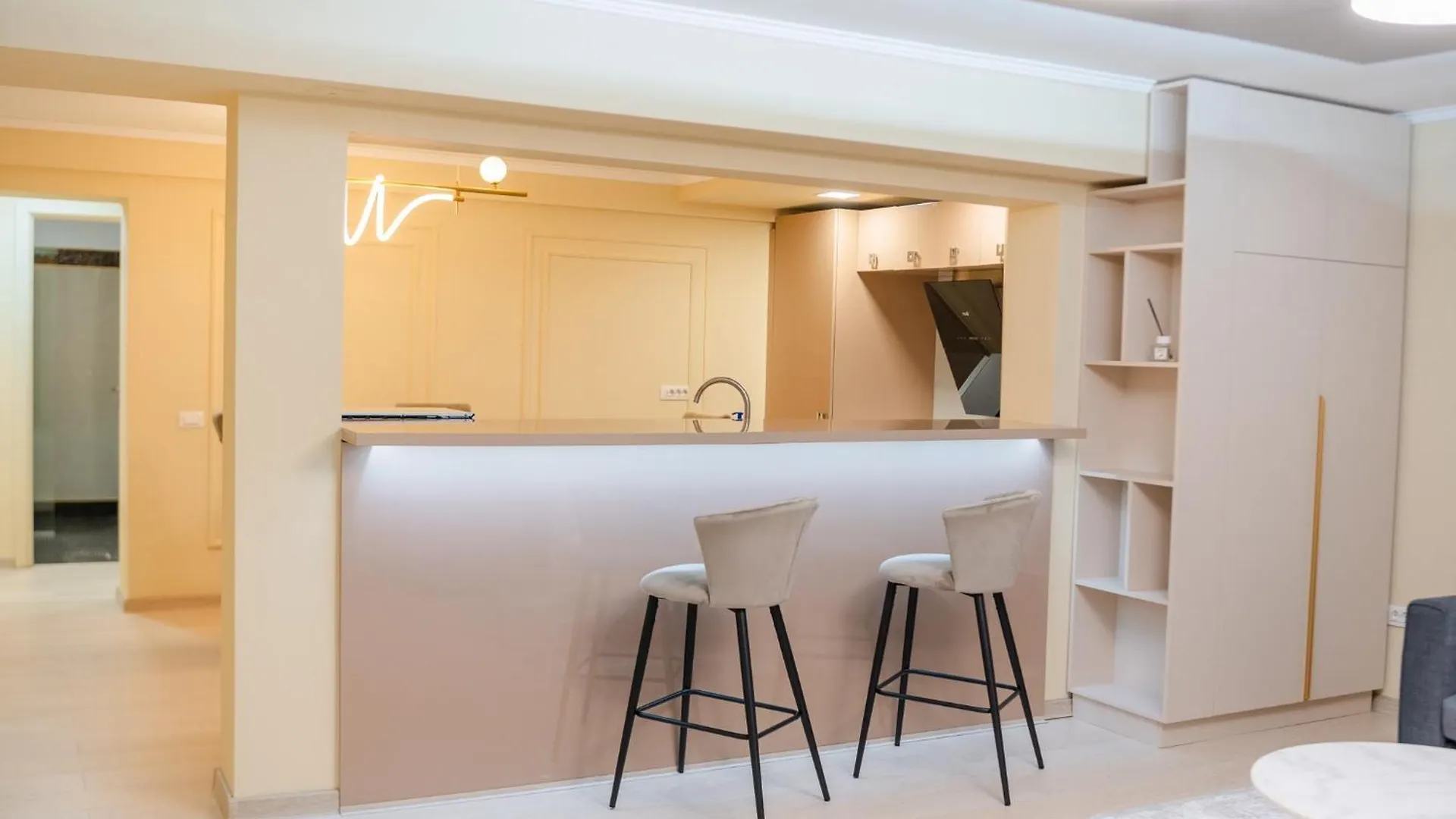 Herastrau Grand Suites - 2 Or 3 Bedroom Apartments Bucharest