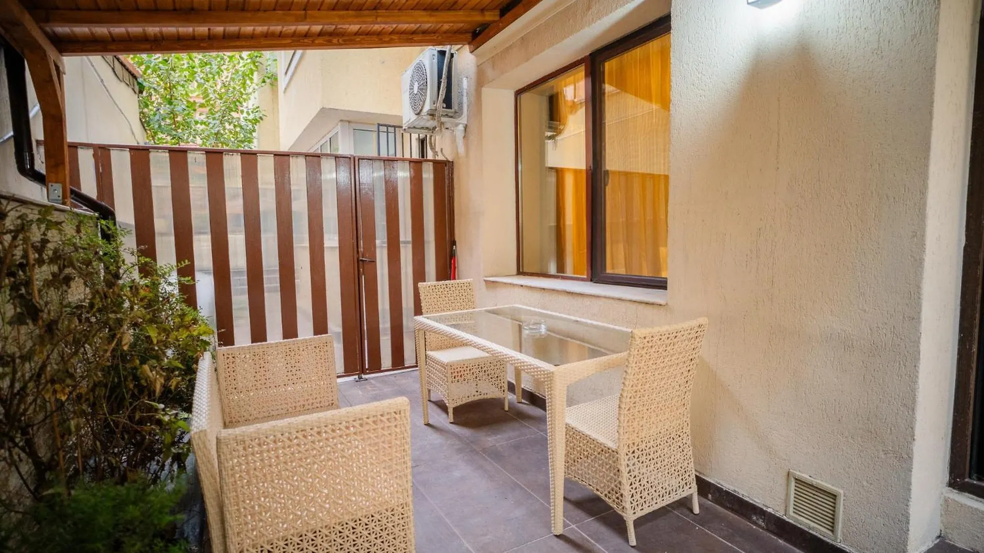 Herastrau Grand Suites - 2 Or 3 Bedroom Apartments Bucharest Romania