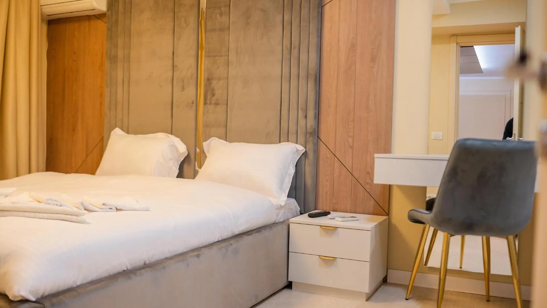 Herastrau Grand Suites - 2 Or 3 Bedroom Apartments Bucharest