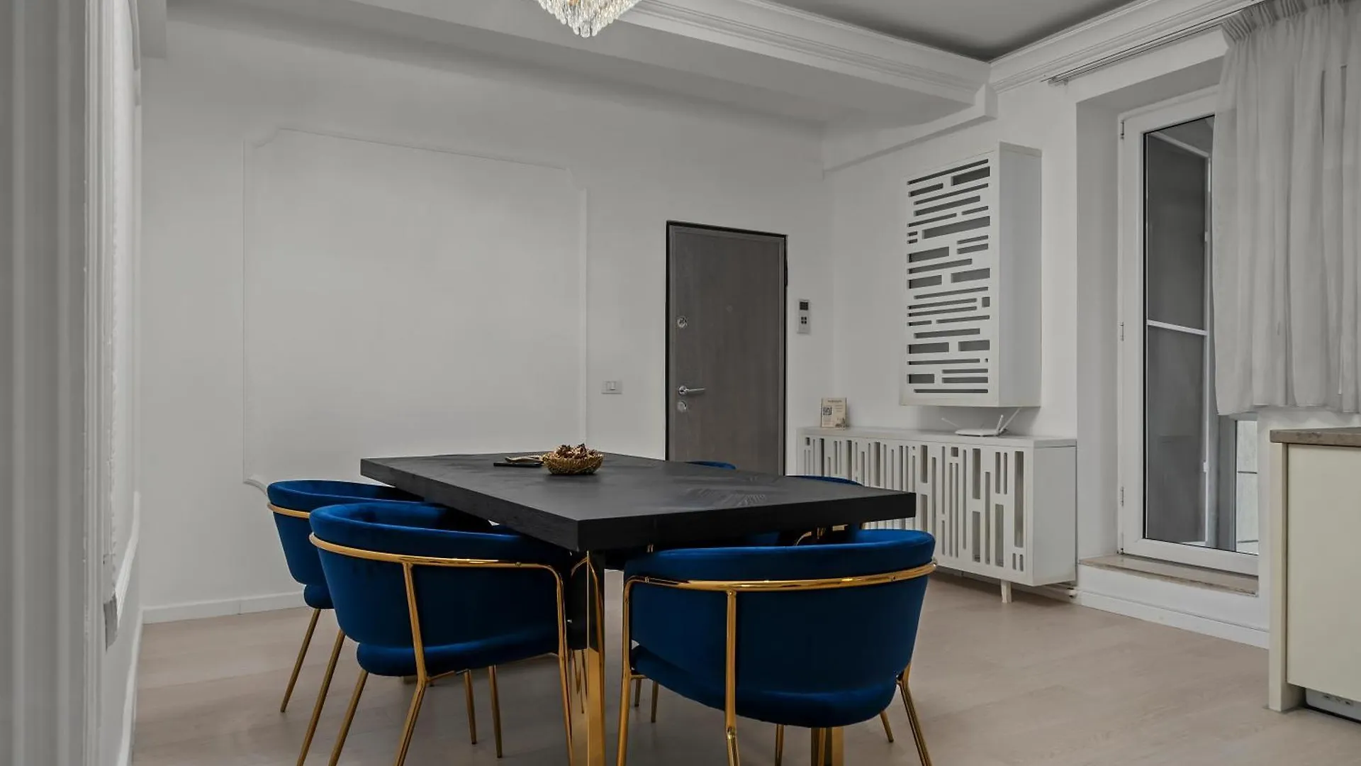Herastrau Grand Suites - 2 Or 3 Bedroom Apartments Bucarest