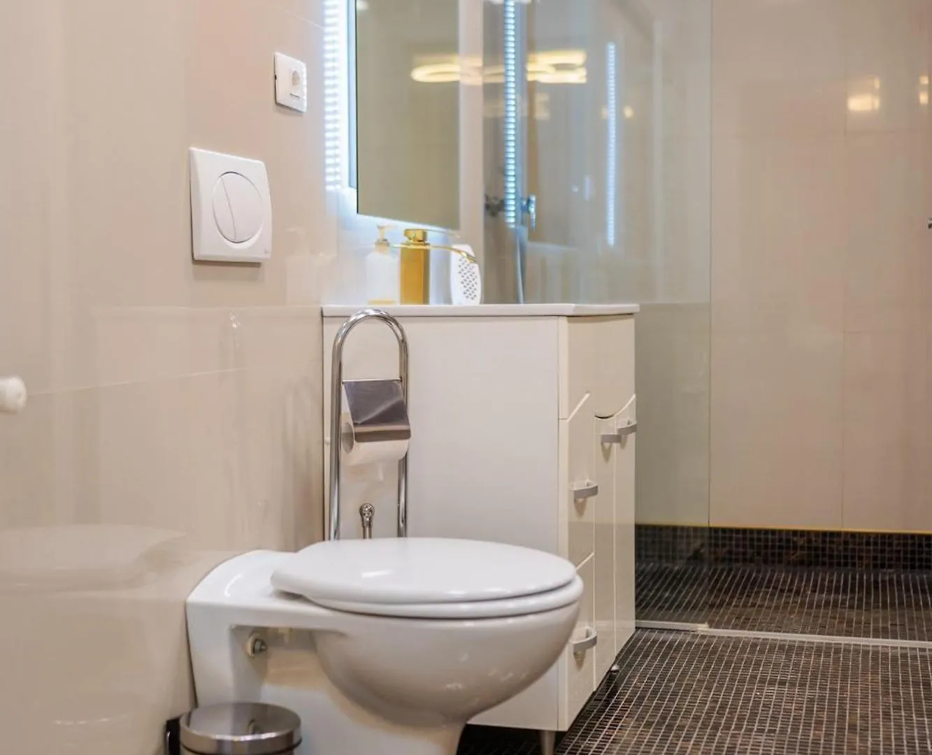 Herastrau Grand Suites - 2 Or 3 Bedroom Apartments Bucharest