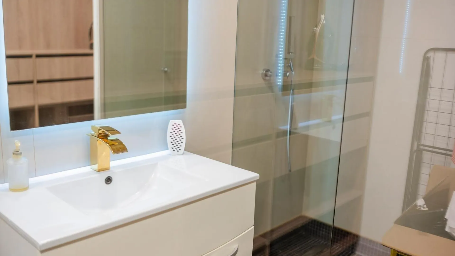 Herastrau Grand Suites - 2 Or 3 Bedroom Apartments Bucarest 0*,  Romania